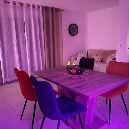 Apartamento T2 Cosy Bien Placé, Calme&standing, Garage Fréjus