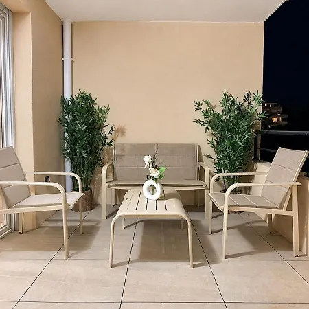 Apartamento T2 Cosy Bien Placé, Calme&standing, Garage Fréjus